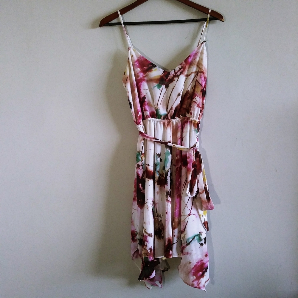 Guess Woman White & Pink Flowy Midi Dress Medium